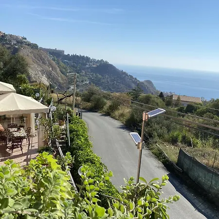 Bed & Breakfast Tirreno- Finestra Sul Mare Taormina